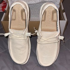 Hey Dude - BRAND NEW